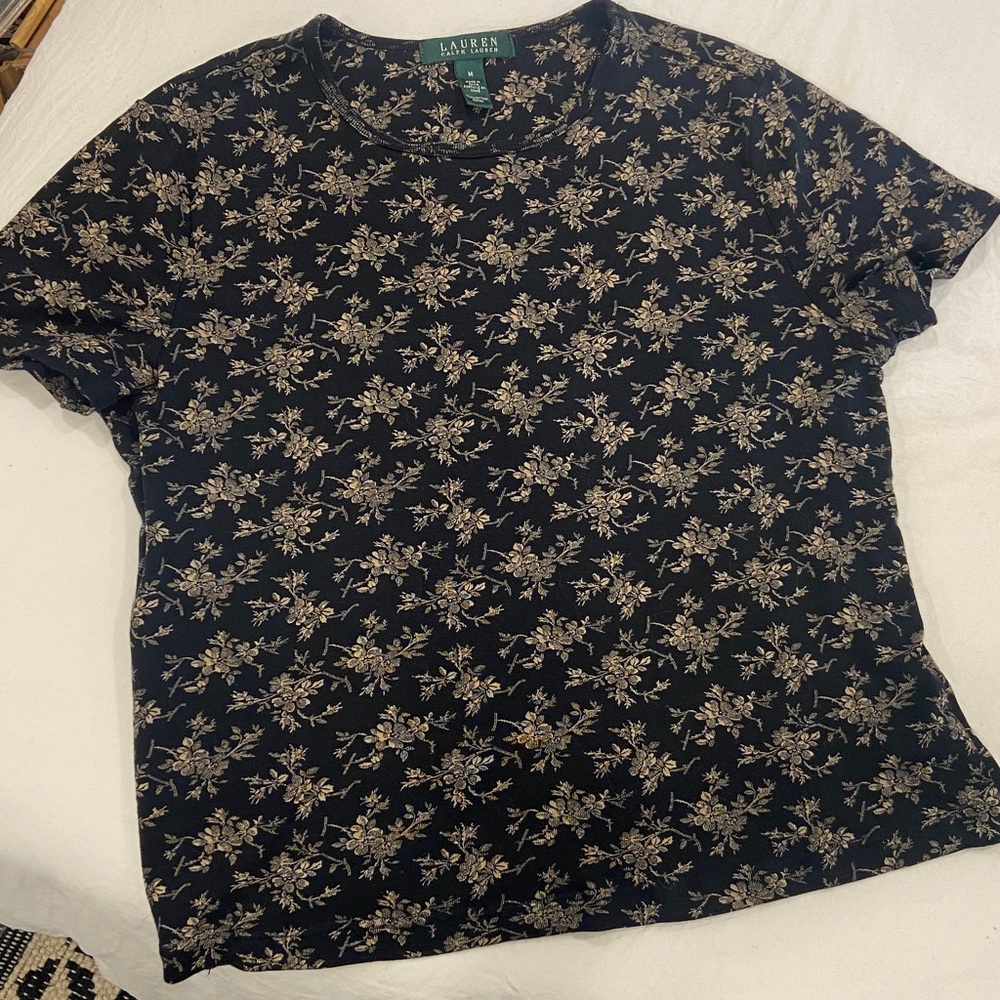 Lauren Ralph Lauren Black and Gold Floral Tee sz. Medium